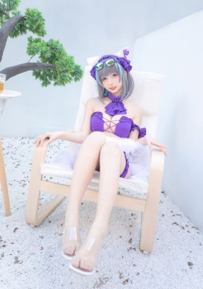 欧美按摩洗头刮胡子_720BD在线观看